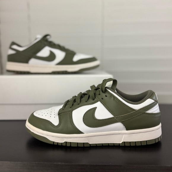 Nike | dunk low medium olive green | 7.5 - Picture 7 of 14